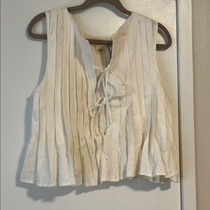 NWT VRG GRL White Pleated Sleeveless Tie Front Top US size 10